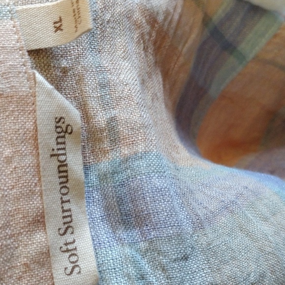 Plaid Button-Up Shirt in Pastel Colors - Picture 2 of 3